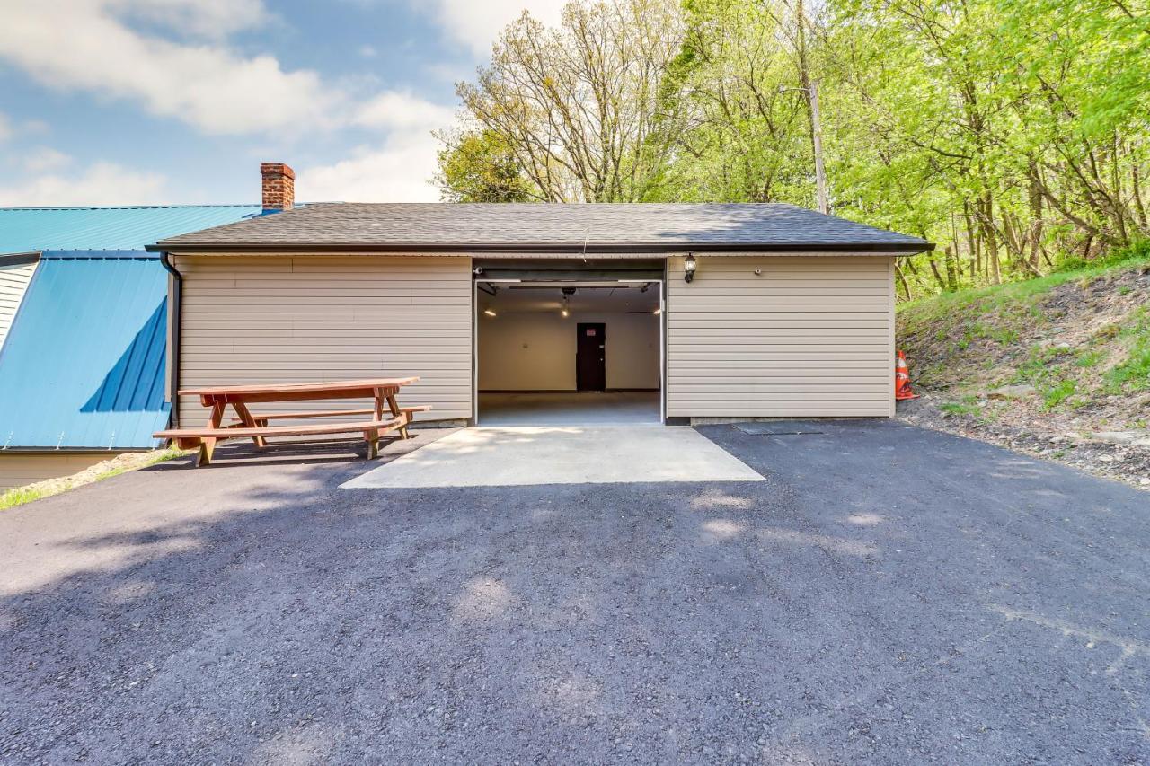 Lansford Vacation Near Pocono Mountains! *